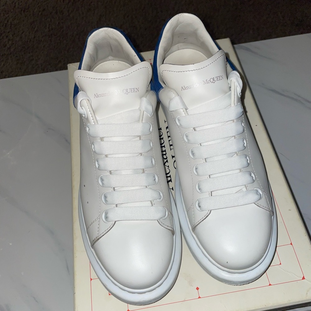 Alexander McQueen - Picture 4 of 4